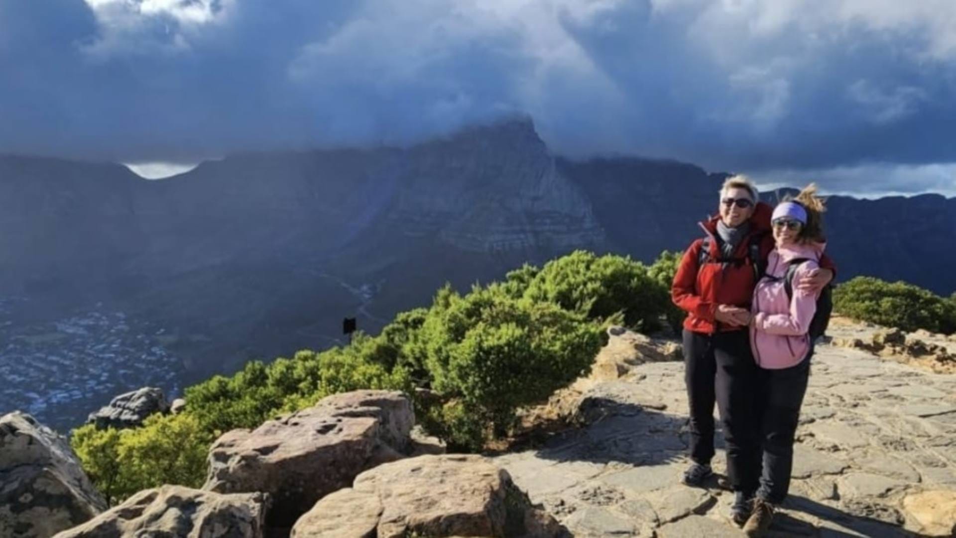 Thick blanket of table cloth over table Mountain: Photo Gallery Like 2 Hike
