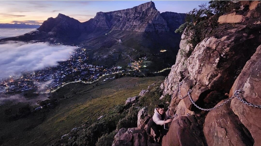 Löwenkopf mit Sonnenaufgang